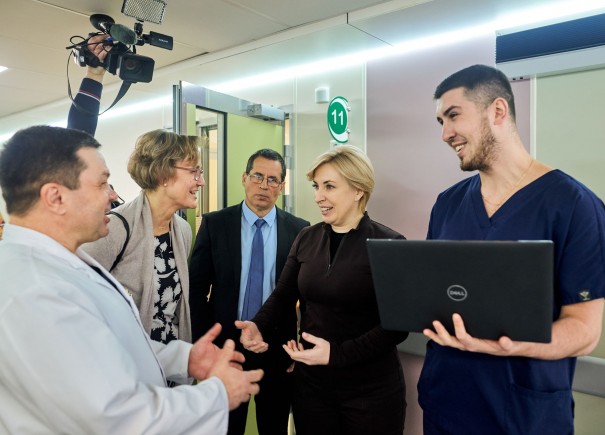 Німеччина передає дитячій лікарні «Охматдит» обладнання для нейрохірургічних операцій